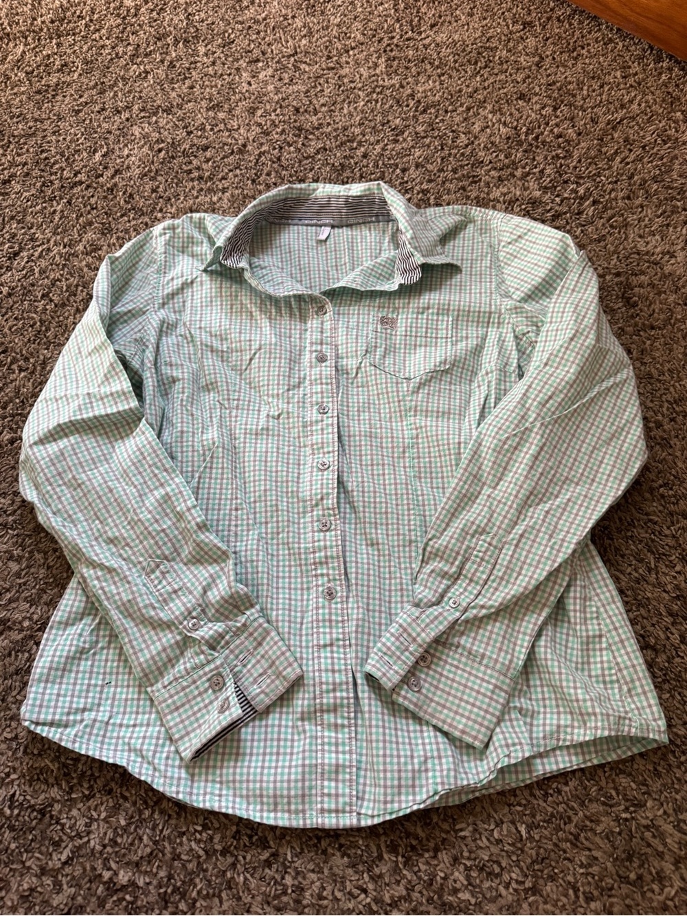 Cinch Women's Button-Down Shirt in Light Green and White Plaid